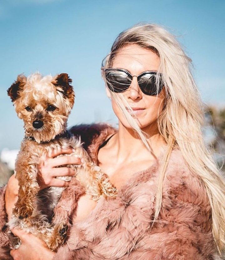 Sky__1981's tweet photo. 🌞😘Good morning my friends .. wish you a nice Easter weekend #CharlotteFlair #Charlotte #TeamCharlotte #thequeen #Teamthequeen #wooooo #Dynasty #Doitwithflair #Flairnation #HappyEaster #wwe #wweuniverse #womenswrestling 🌞😘 https://t.co/fsHVc8H5x9