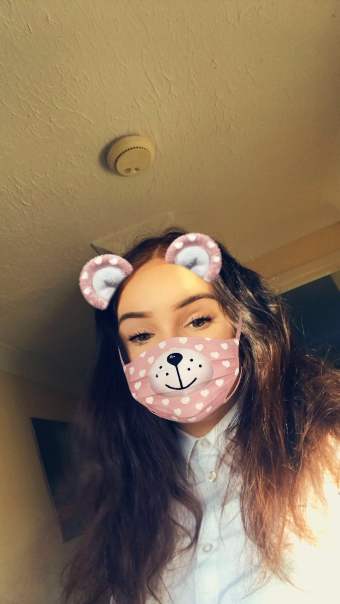 newhopemaisie's tweet photo. #fixedfriday @NewHopeClub yo thanks for giving me confidence or whatever x https://t.co/Yp7kOcaorn