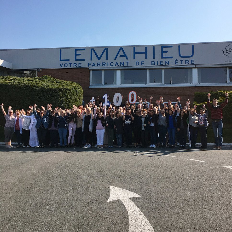 Nous sommes aujourd'hui plus de 100 personnes (107) à travailler pour Lemahieu Merci à tous les salariés pour leur engagement, le partage de leur expertise métier et bienvenue aux 27 nouvelles couturières ! Un grand merci à tous nos clients de nous faire confiance.