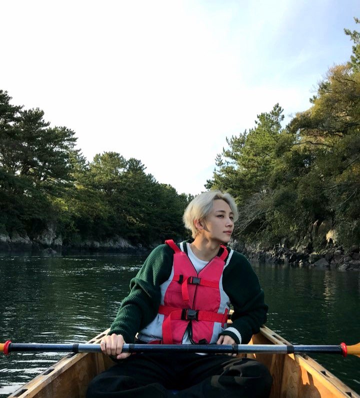 pledis_17's tweet photo. [17'S 정한] 캐럿들 행복한 하루 보내고 있어요? https://t.co/ng0QHtrgAJ