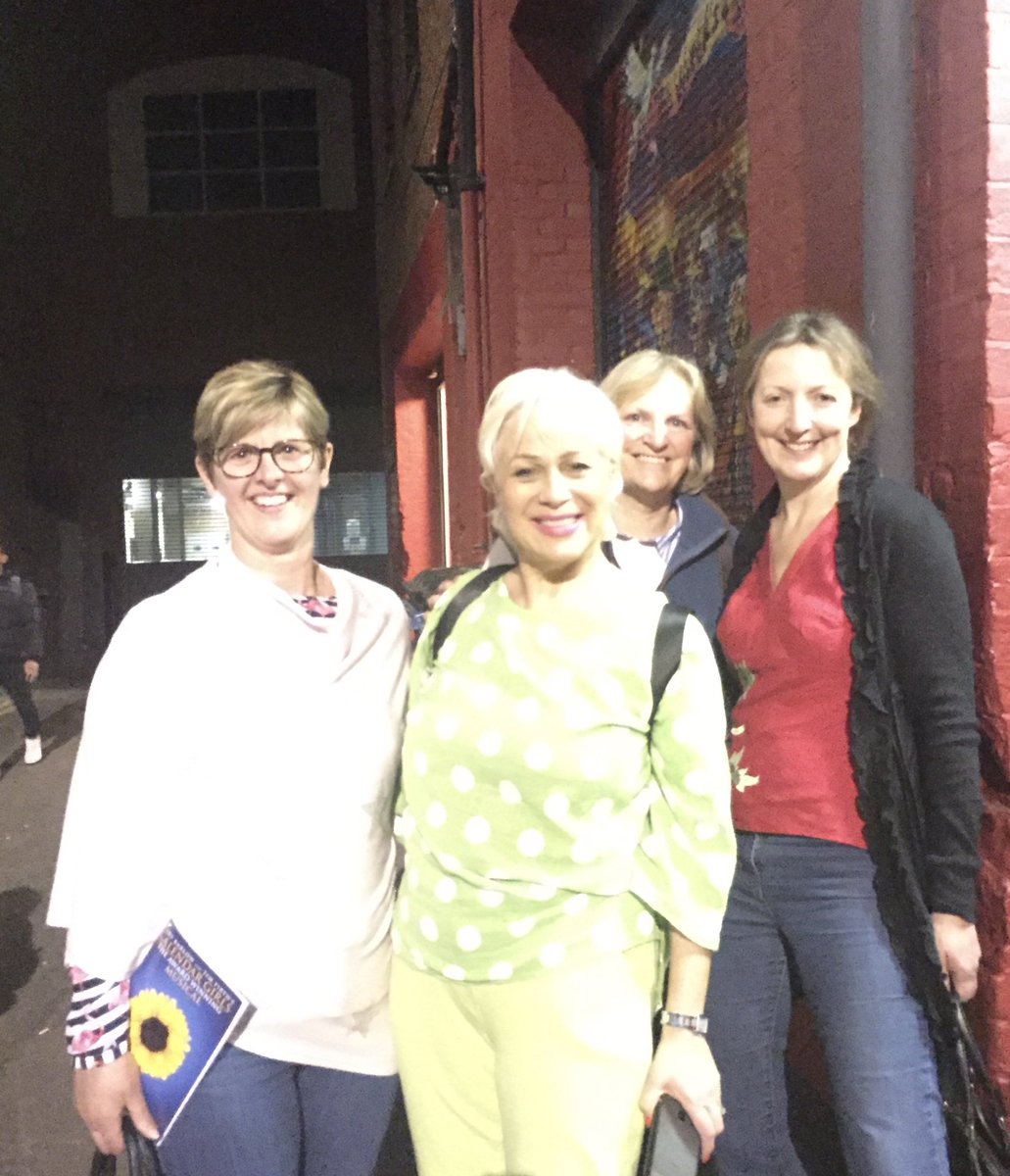 ⁦<a href="/RealDeniseWelch/">Denise Welch</a>⁩ ⁦<a href="/thegirlsmusical/">CALENDAR GIRLS the award winning musical</a>⁩ thanks for an amazing show hope you all enjoy the calendar we left !!