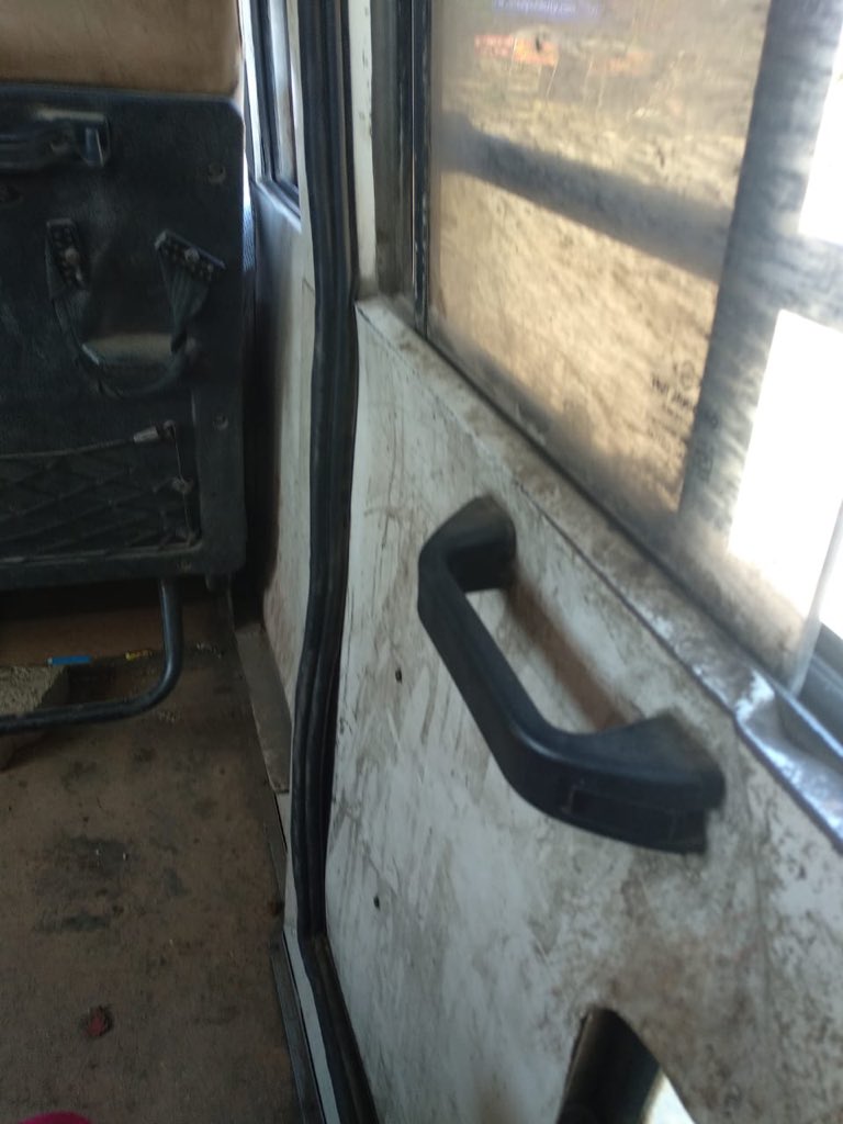 koradiadk's tweet photo. @GmGsrtc @gsrtc_official #gsrtc this is major reason of increasing trend of your haters rther than good wishers#
GJ18Z2477
Valsad-surat-Anklesvar 
Pl do needful.@GSRTC_SERVICE https://t.co/PcNc4hguvp