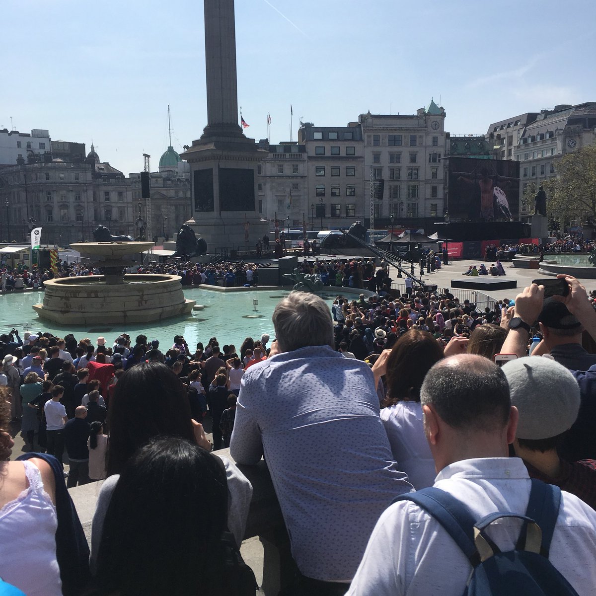 SteveVFX's tweet photo. A Passion Play in Trafalgar Square. #easter #theatre #openairtheatre #openairperformance #jesus #crucifixion https://t.co/iBG4u4Jp1Y