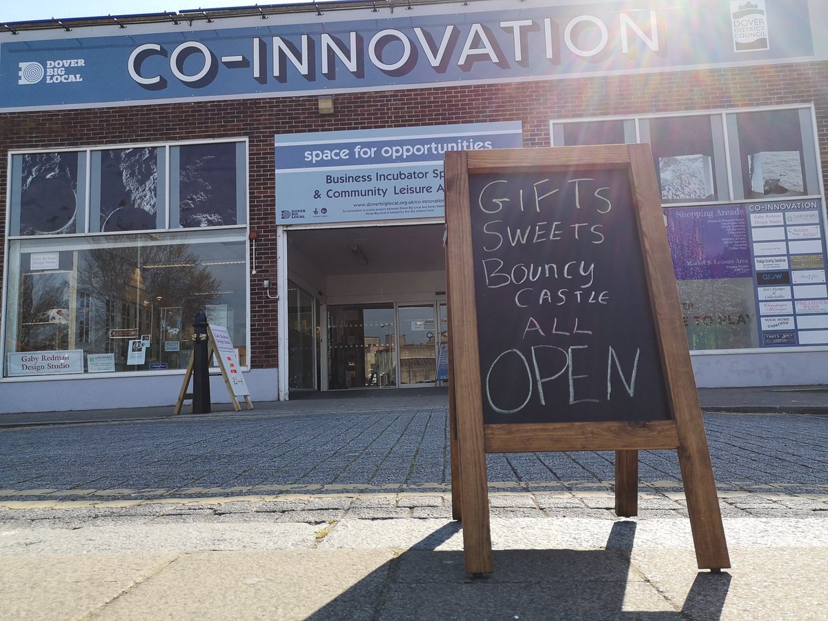 StembrookArcade's tweet photo. What a lovely #sunny day here in #Dover!

Today these shops are open -
@gabrielaredman
Carols Hampers &amp; Treats
@GlowGalaxyArt
Jans Stamps &amp; Collectables
Preloved Plus Dover
Upcycle Recycle
That's Sew Useful
The Coffee Shop
The Bouncy Castle
Serena's Events today!

Dover CT16 1PF https://t.co/qqfi8pswpm