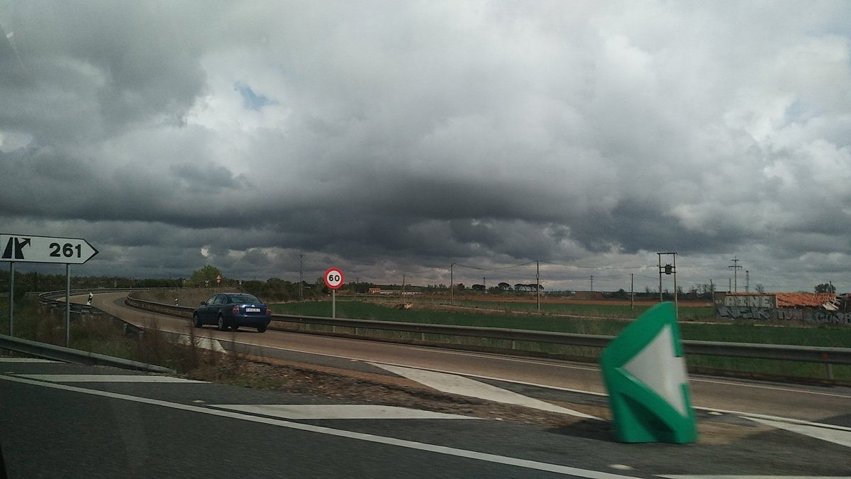 Kratogans's tweet photo. #ComeToAtlantis Ya de camino a Vigo para el evento de Atlantis con @Kaspercit0 @Cocotologo @uvesilla
Hype. Primer evento fuera que estaré 3 días, intentaré tryhardear y ser una esponja y aprender lo que pueda https://t.co/ztQ0HYc1mU
