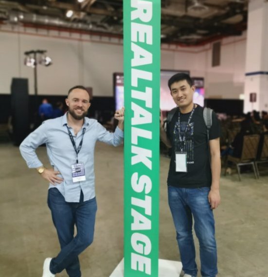 gldnXross's tweet photo. Its a pleasure to join Team ZB and speak at #BlockLiveAsia about our support for the industry's most innovative segments via https://t.co/ZbuQBf5iqe and ZB Labs. #decentralized #predictionmarkets #NFTs #ZBexchange https://t.co/fIJtUALS2q
