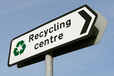 suffolkrecycle's tweet photo. Recycling Centres are open as usual over the Easter weekend 9am - 5pm . Big thank you to all our hard working staff! Remember to sort before you go to speed up your trip and keep the traffic flowing…check @Suffolkrc  for latest updates 
https://t.co/blinnHbDMx https://t.co/BwWbPsJZ82