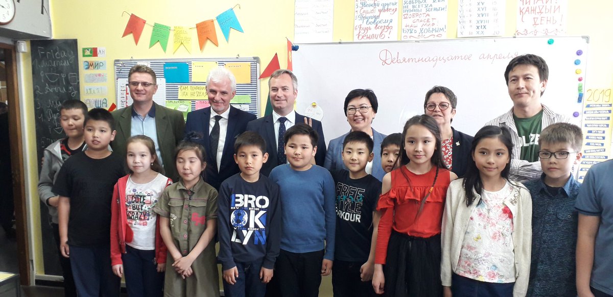 Le Secrétaire d’Etat <a href="/JBLemoyne/">Jean-Baptiste Lemoyne</a> rend visite aux élèves et professeurs de la toute nouvelle école franco-allemande Bilimkana, avec la ministre de l’Education et de la Science, Mme Gulmira KUDAÏBERDIEVA, en présence de l’ambassadrice d’Allemagne, Mme Monika IWERSEN.