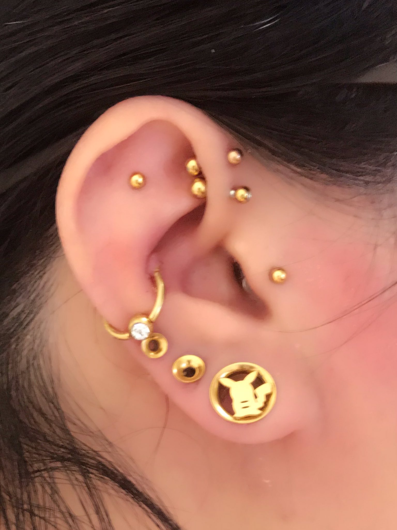 P子 無断キャンセル多いのでコンビニ決済中止中 拡張3連 一番下は前からある00g 上2つを先週からジワジワ大きくしてます いま10gと8gかな 目指せ6g 2gあたり 豚にピアス ボディピアス ボディーピアス 拡張 ラージホール 拡張三連
