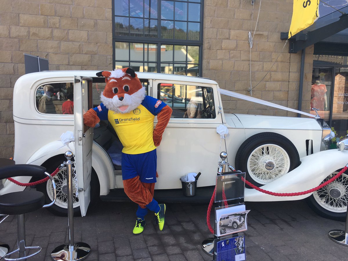 candeowedding's tweet photo. Come and have your photograph taken with the Rolls Royce.  We are here at Fox Valley all day today.  You can’t miss us, we are parked outside Sandersons. https://t.co/5qfPD6eZkK