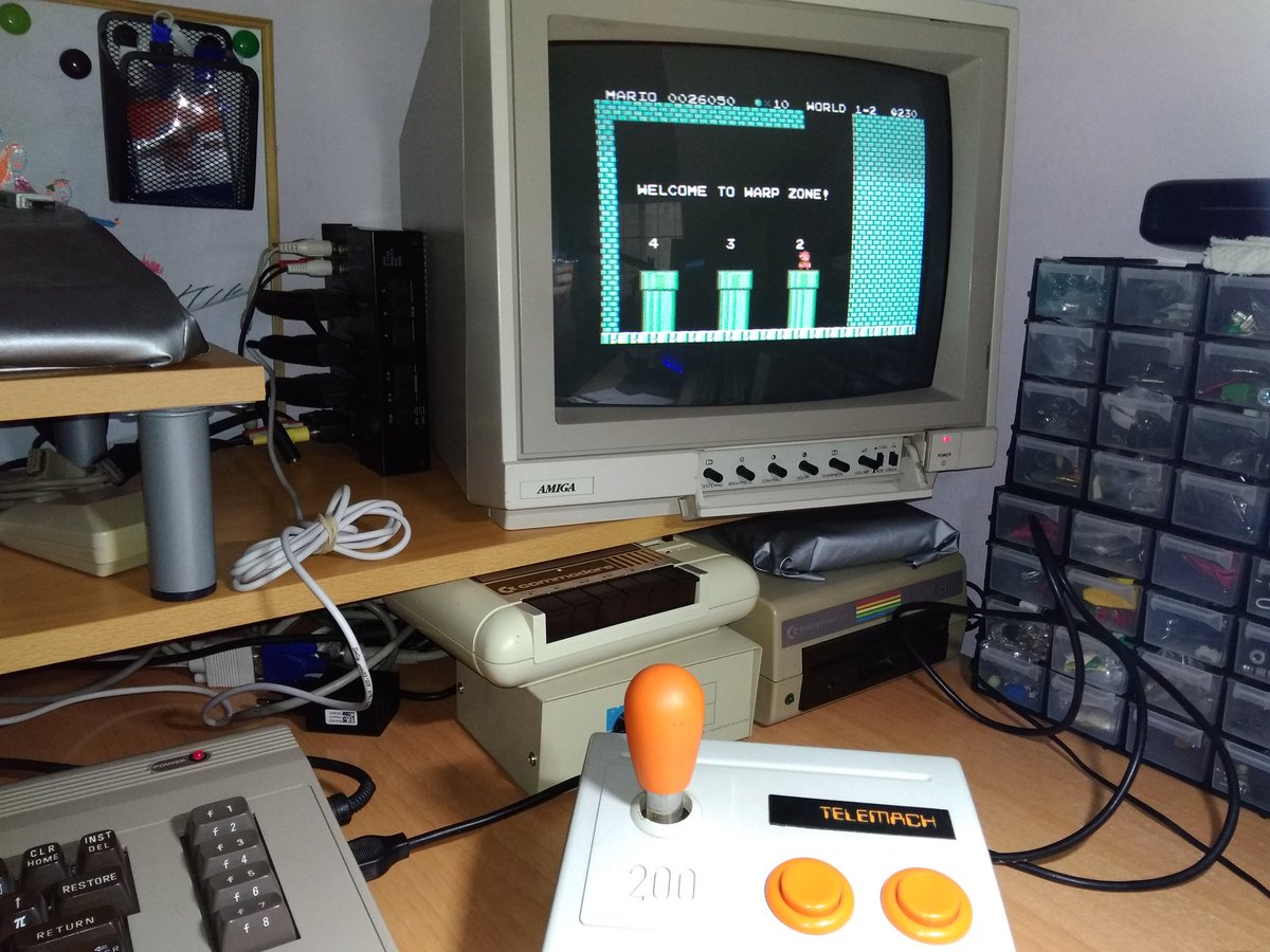 CommodoreSpain's tweet photo. Probando la versión de #Supermariobros para el #commodore 64. Lo bueno, es una copia exacta de la original, lo extraño, el sonido hace cosas raras y a veces hay zonas que se relentiza. Pero a pesar de todo está muy bien. https://t.co/2wIE84WQlg