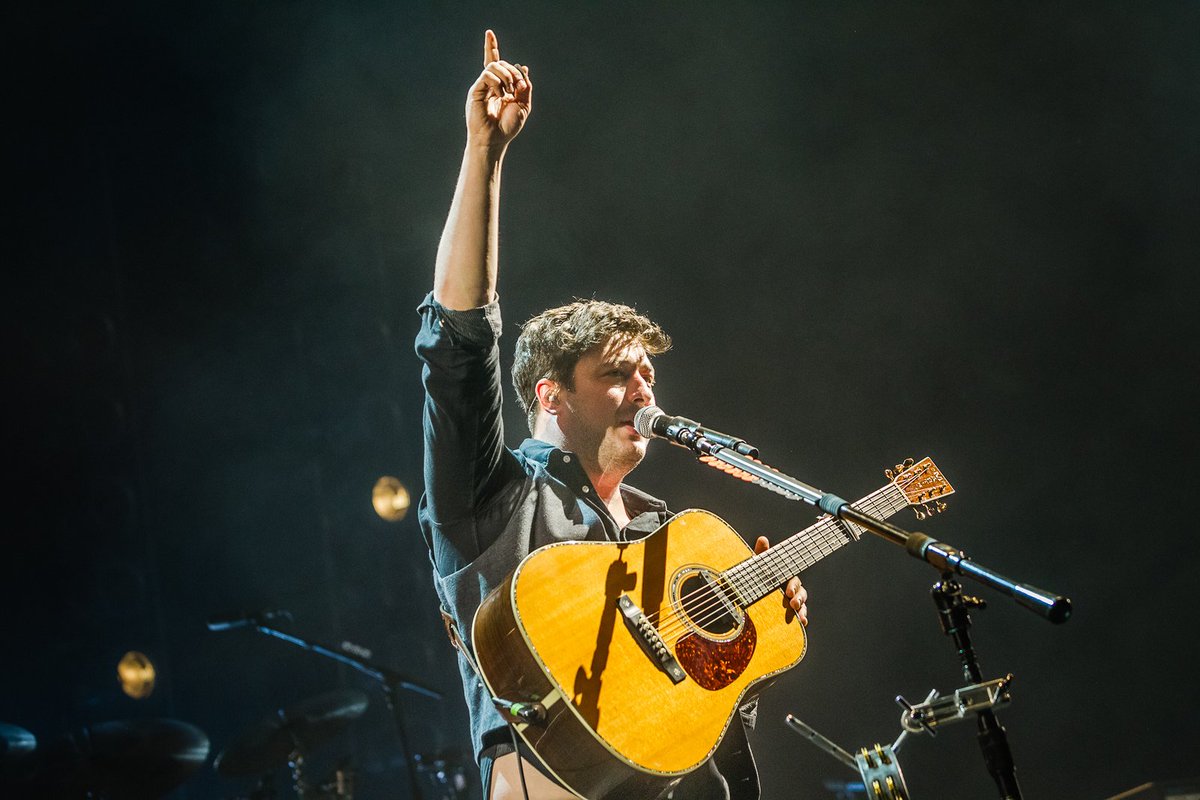 Er kan maar 1 liedje de beste zijn: wat is jouw all time favorite van @MumfordAndSons? Reageer en misschien draait @Olivier3fm hem straks voor je op de radio! OF jij en je 50 beste vrienden horen 'm tijdens de 3FM Mega Exclusive... 😏 https://3fm.nu/mumsons #3FM #MumfordAndSons