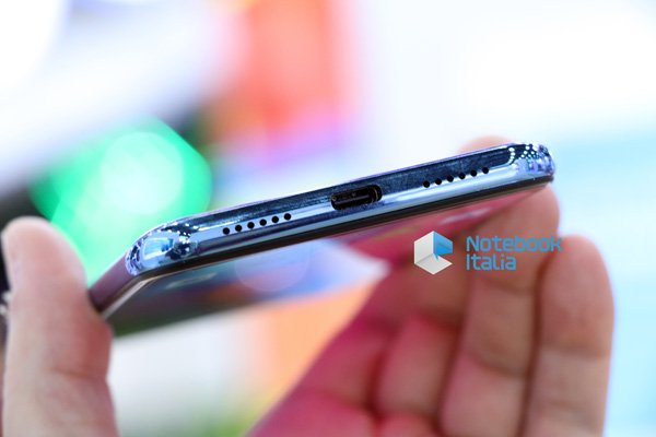 notebookitalia's tweet image. Foto e video anteprima di Elephone A7H e Elephone A3H, i primi smartphone con display punch-hole del brand e triple-camera sul retro. Uno dei due ha anche un SoC MediaTek Helio P90! notebookitalia.it/elephone-a7h-e… #elephone #triplecamera #mediatek #android #punchhole #punch #heliop90