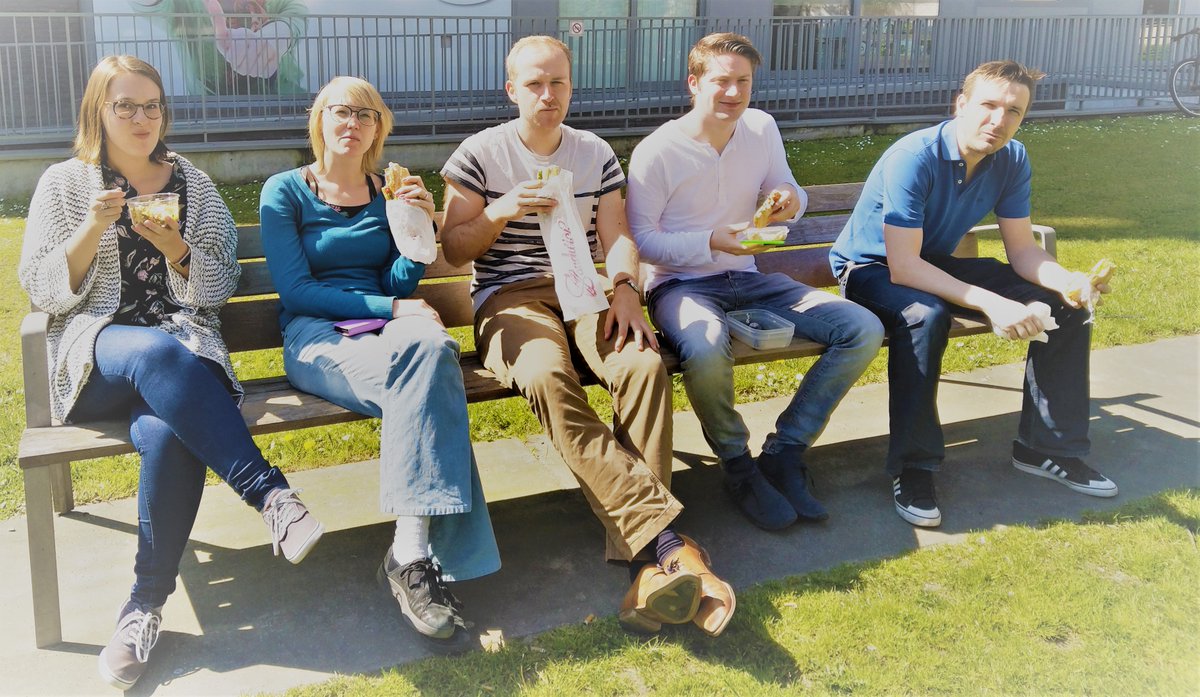 quadcomm's tweet photo. Quadrantezen leven voornamelijk op contentmarketing, interne communicatie, websites, koffie en lunch. Het is ook belangrijk om ze regelmatig in de zon te zetten. Of ze effectief aan fotosynthese doen, is wel niet wetenschappelijk bewezen. https://t.co/CBYN6CVFeX