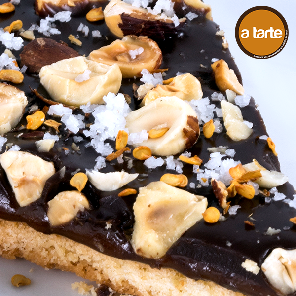 Nuestra A Tarte de Caramelo y Flor de Sal está para chuparse los dedos 😋. ¿Ya has tenido la suerte de probarla? 🍰 
.
.
.
#Atarte #Tarta #RecetaFamiliar #Cakestagram #CakeLovers