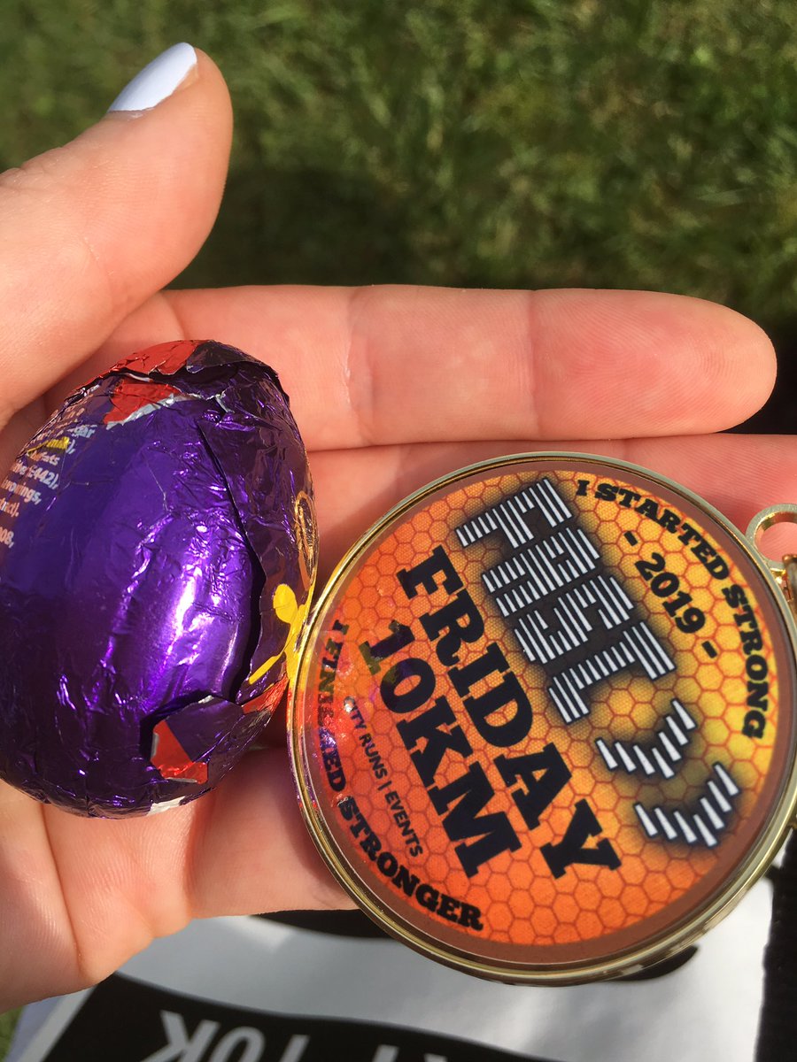 a_dreamofbooks's tweet photo. Will run for chocolate! #FastFriday10k https://t.co/MBWZ5pWq0K
