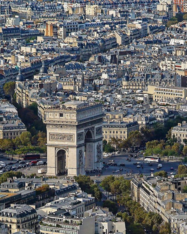 #arcdetriomphe #paris #eyesofsky #moodygrams #igtones #creativeoptic #unknownperspectives #fatalframes #artofvisuals #djimavic #djimavicpro #dji #djiglobal #dronesaregood #dronestagram #aerialphotography #djiindia #droneoftheday #dronegear #skyfly #drone… bit.ly/2PhAsh7