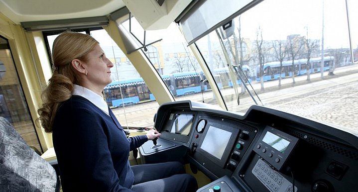 🚋В Москве изменятся маршруты трамваев №12 и №34

С 20 апреля трамвай №12 свяжет Измайлово, улицу Щербаковская и проспект Буденного со станциями метро «Авиамоторная», «Пролетарская», «Дубровка», а также с ТЦ «Город».

Подробнее: bit.ly/2IvvKvu