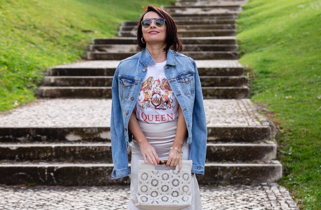 byincawithlove's tweet photo. Cool Graphic Tees To Wear This Spring https://t.co/TZ3xjXCFfG https://t.co/u1hVIP4XfX