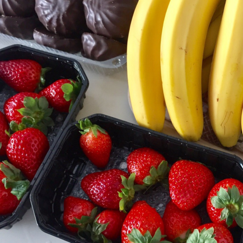 nutnet_ru's tweet image. Мир IT непостоянный: тренды все время меняются. Мы стараемся соответствовать требованиям, но иногда так не хватает стабильности… И тогда мы вспоминаем, что сегодня пятница. Это значит, что на кухне нас будут ждать еженедельные вкусняшки! 

#nutnet #натнэт #пятница