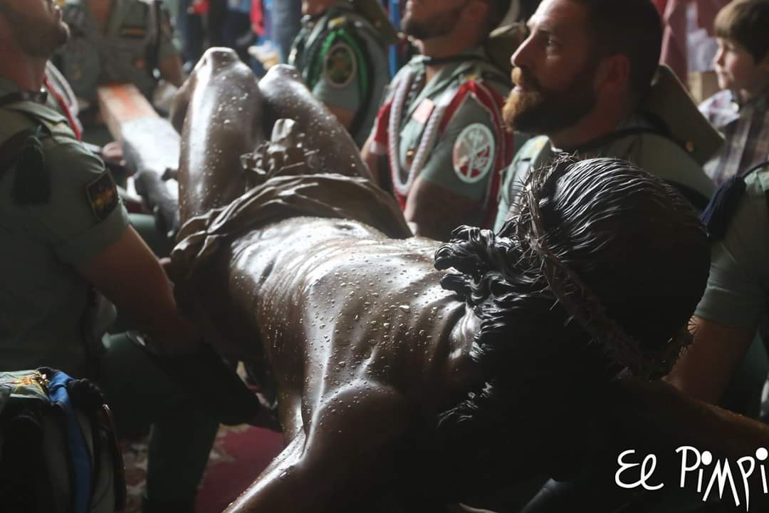 ElPimpiMalaga's tweet image. Ayer disfrutamos del Desembarco de la Legión en el Palmeral de las sorpresas y posteriormente en la Explanada de Sto Domingo del Traslado @cofradiamena que por las inclemencias del tiempo nos dejaron algunas imágenes inéditas 
#CofradiasmLg #SemanaSanta
 facebook.com/37640588789/po…