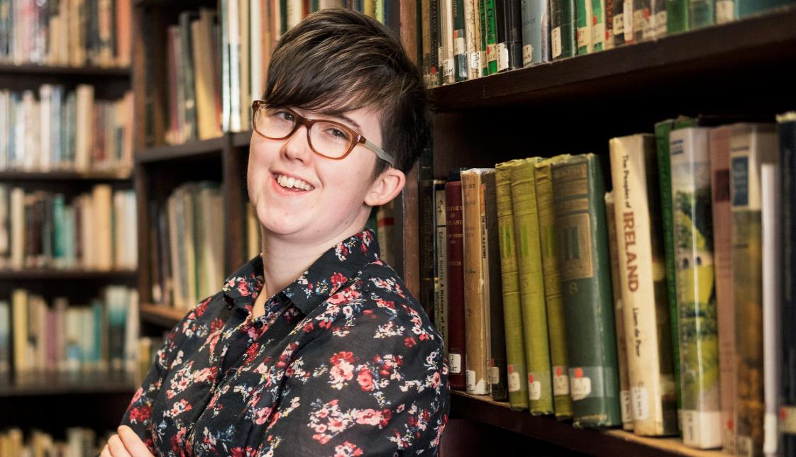 Iriseoir den scoth a bhí tiomanta dá pobal a bhí i mo chara Lyra McKee https://tuairisc.ie/iriseoir-den-scoth-a-bhi-tiomanta-da-pobal-a-bhi-i-mo-chara-lyra-mckee/ …