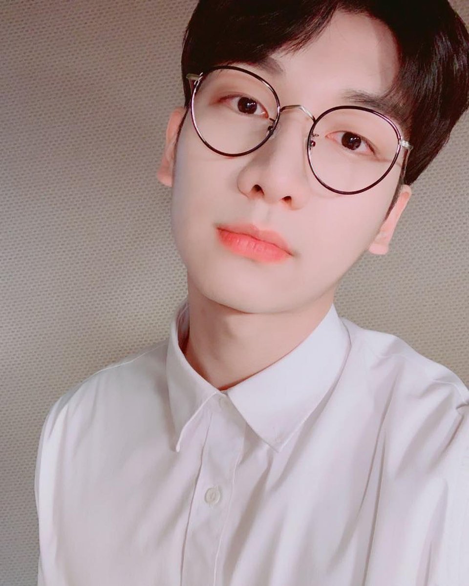 ALLFORVIXX's tweet photo. [INSTAGRAM] 03.04.19

vixx_stargram: Peça <The Forgotten Town>
HyukJaegu que brilha mt em um dia cheio de importância🌟
.
Ainda faltam 3 dias, fighting até o final👏🏻👏🏻👏🏻

#VIXX #HYUK #HanSanghyuk
#TheForgottenTown #DonghyuksPocha #Jaegu

trad. jpn. westvixx
trad. pt. leatherplaid https://t.co/T9SHDsYDwR