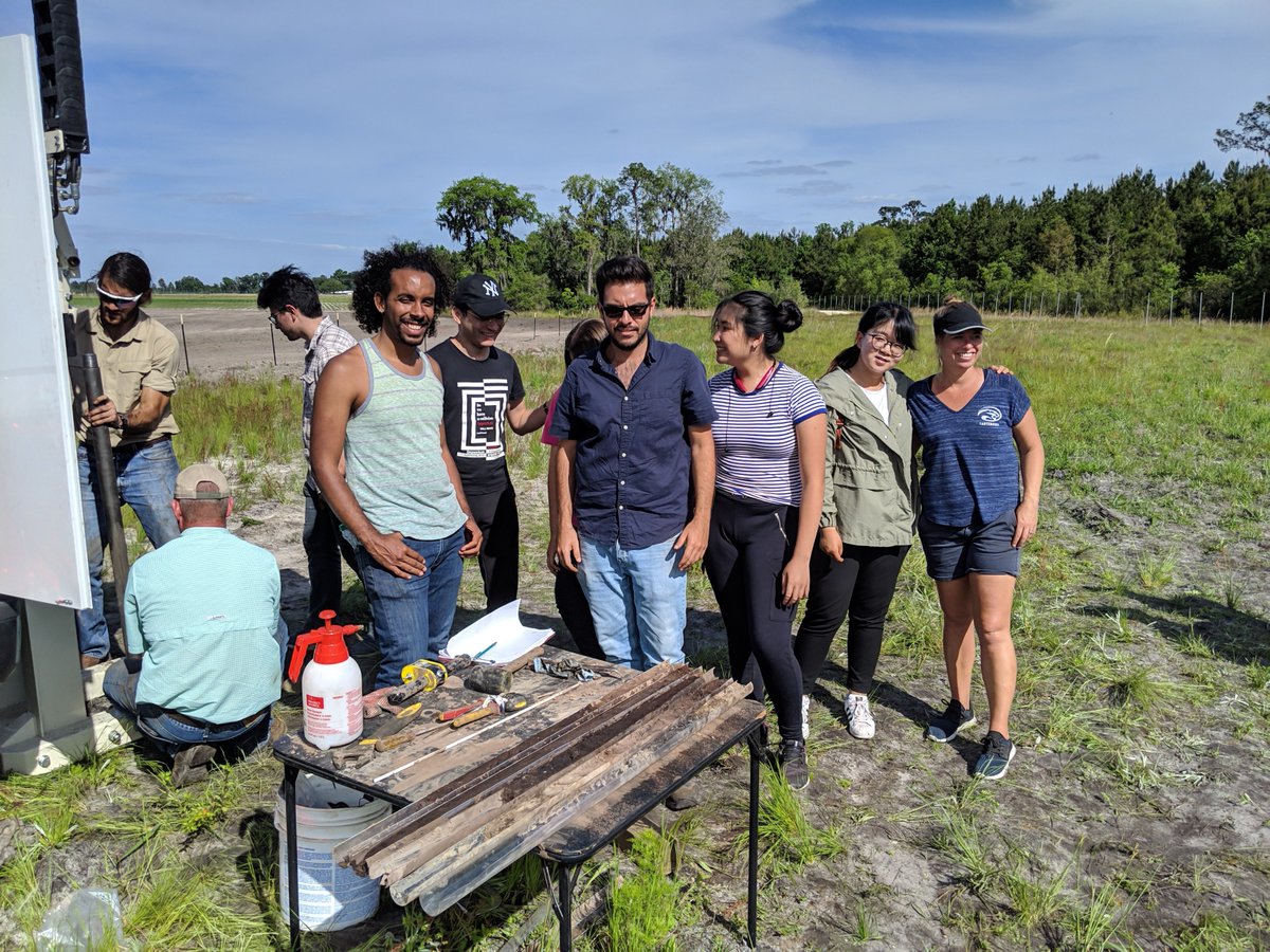 SoilWaterSci's tweet photo. Dr. Bacon's Environmental Pedology class took a trip to the @ufifasnfrec. @SoilWaterSci doctoral student Victor Guerra led a Geoprobe exercise to observe how deep soil hydrology influences regional carbon cycling. 
@GeoprobeSystems https://t.co/syz1fWLpWZ