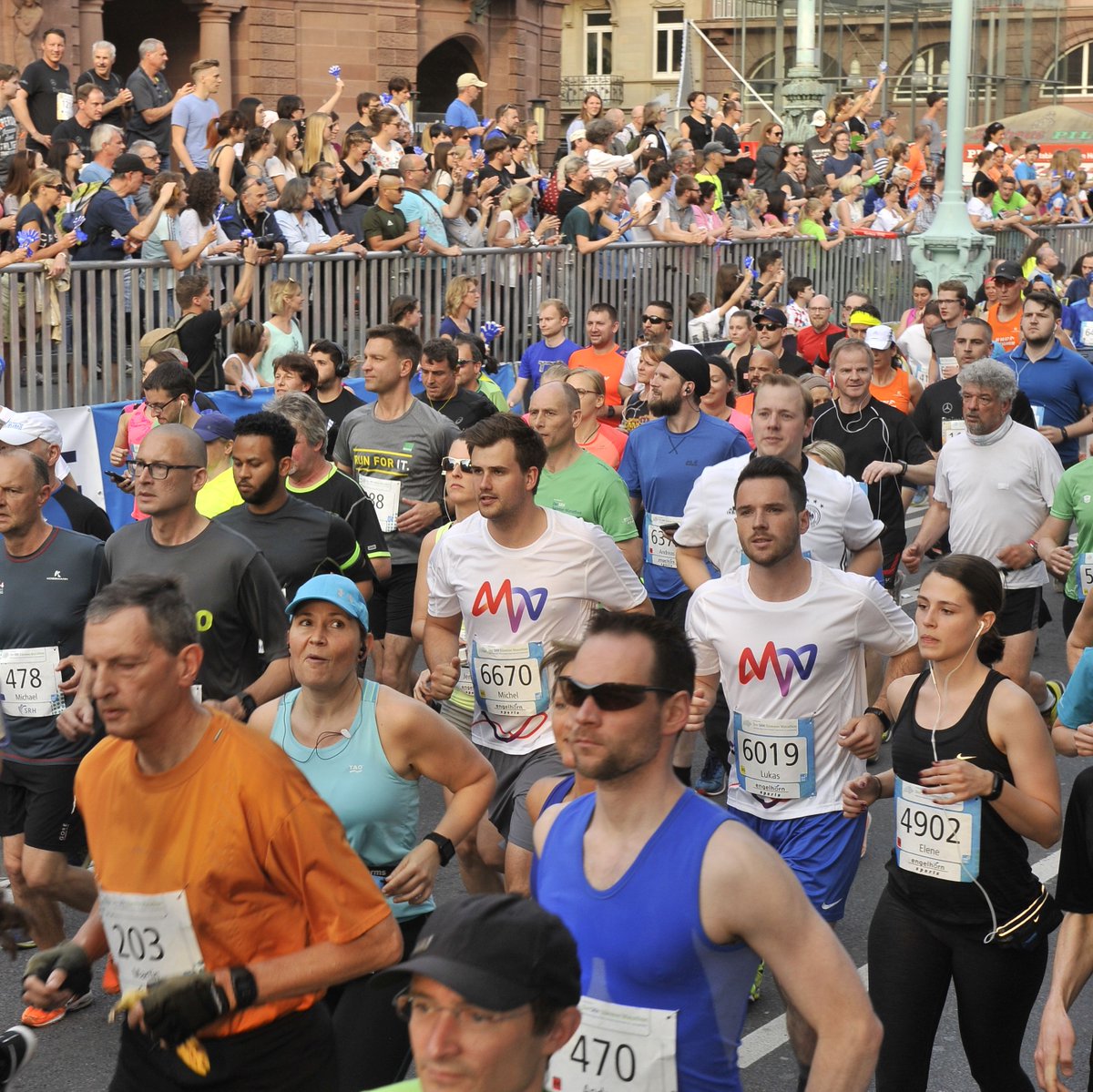 Achtung: Am Sonntag, den 21. April, schließt die reguläre Online-Anmeldung zum SRH Dämmer Marathon 2019! Meldet Euch jetzt an unter  daemmermarathon-mannheim.de/anmeldung/.
___
#wirlaufen #srhdämmermarathon2019