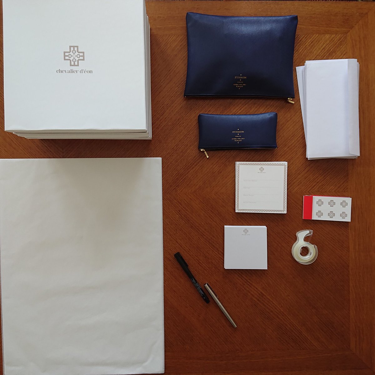 CDEheritage's tweet image. 🇫🇷 A vos marques, prêts, ...
🇬🇧 On your marks, ready, ...

#chevalierdeon #chevalierdeonheritage #CDEheritage #madeinFrance #style #fashionaccessory #preparations #ready