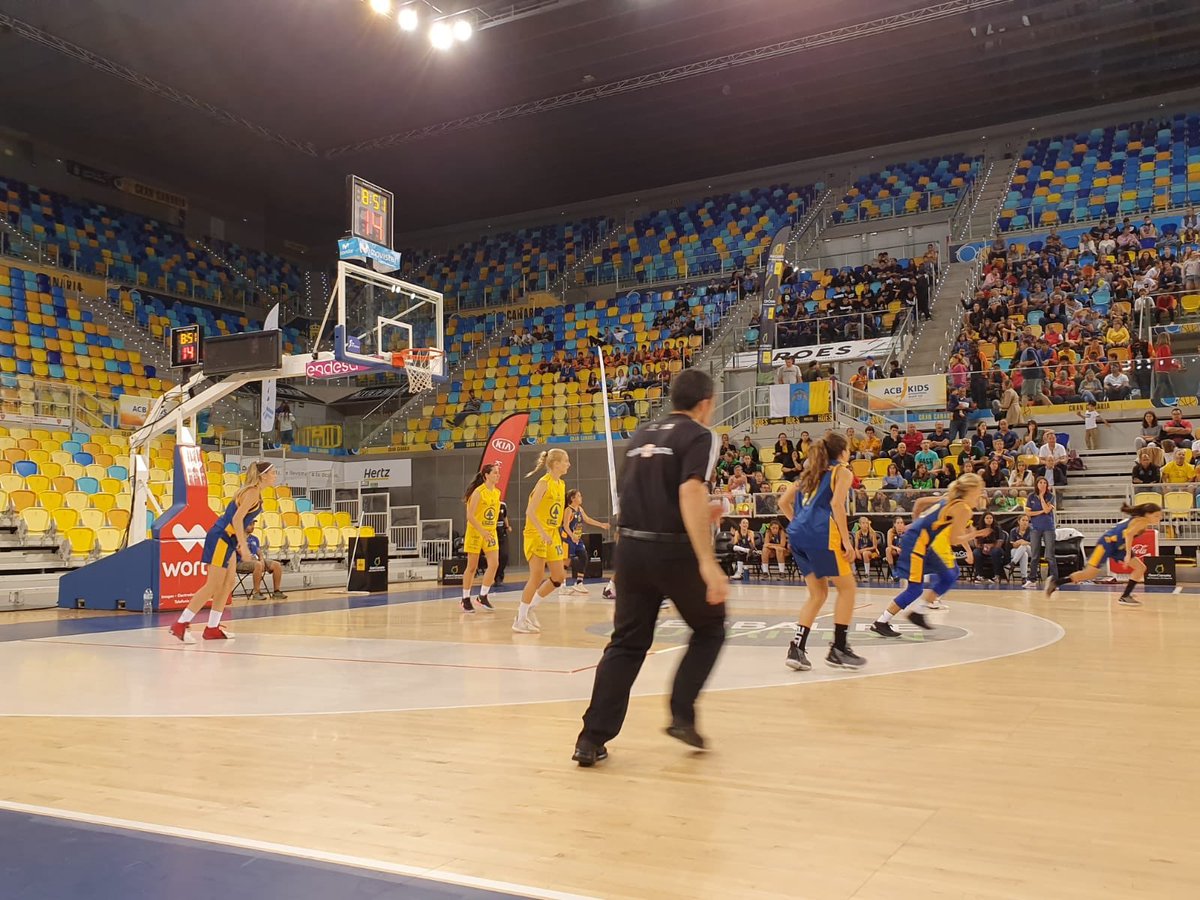 ACBKidsCup's tweet photo. “FINAL” U14 FEMENINO @cbislascanarias vs @GranCanariaCB @ACBKidsCup 
#basket #baloncesto #grancanaria #canarias #acbkidscup #kids #niños  #islaeuropeadeldeporte. https://t.co/fq6iVb8Ldj