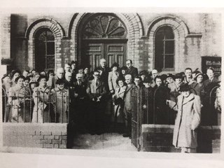 MethodistHerit's tweet photo. A great historic photo of ‘Beulah’ Station Road Primitive Methodist Chapel in Ashbourne, #Derbyshire, which had its opening service on #GoodFriday 1895.
#MethodistHeritage #heritage #methodist #PrimitiveMethodist https://t.co/jpwkESRgzV