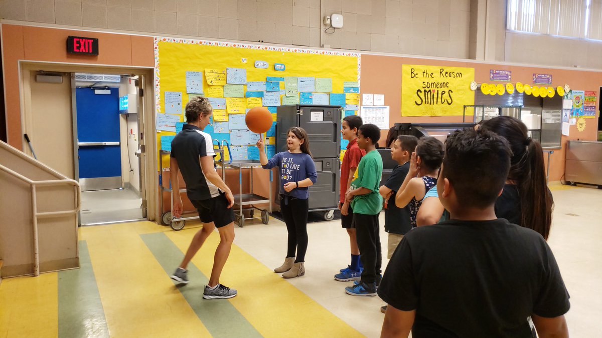 CJUSD_EXL's tweet photo. Staying active without having to be in the heat. Thank you @SandySpinSlade for visiting the expanded learning Ss @Lincoln_CJUSD and training staff on #skillastics https://t.co/qR41vIPnwW