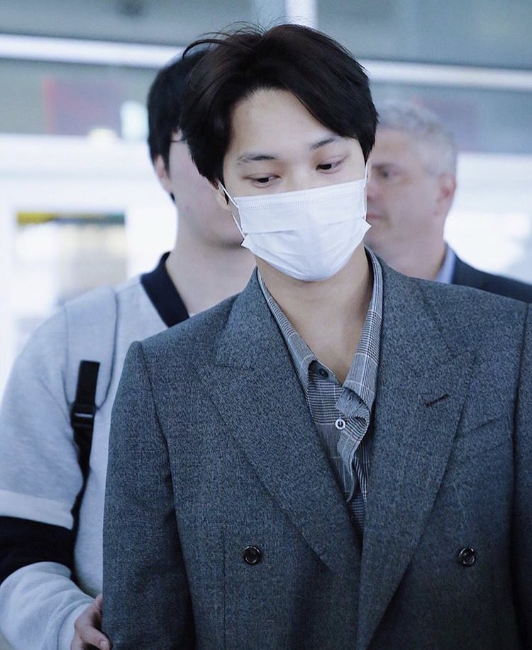 jonginpic's tweet image. I hope he’s doing well 💙