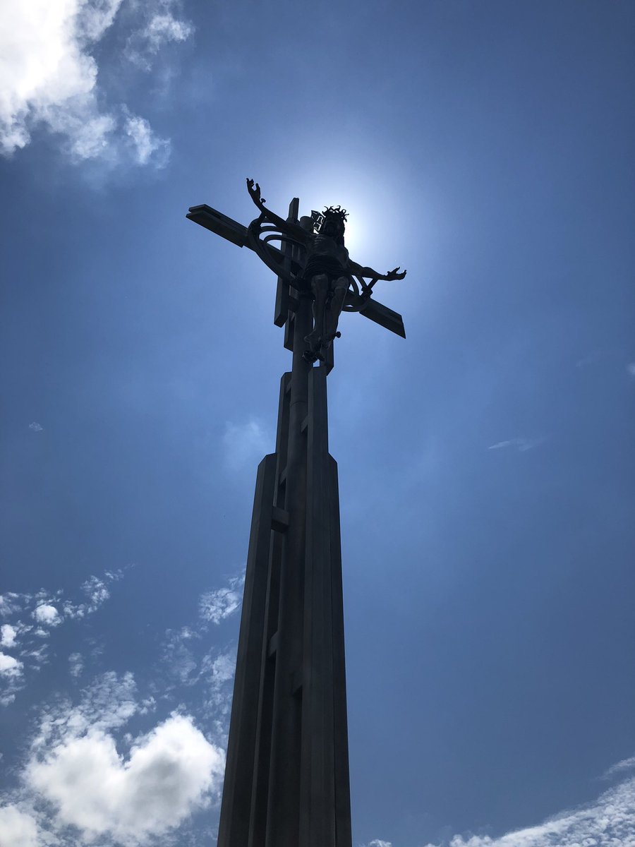 MattMasker11's tweet photo. Today we mourn over the death of our Lord and Savior. Jesus, thank you for dying on the cross for us, loving us, and for rescuing me. #GoodFriday https://t.co/tB1GkcNyfH