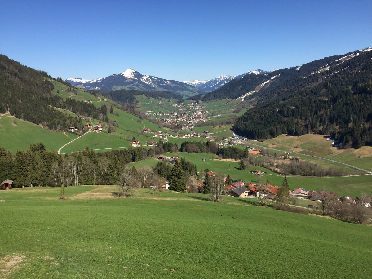 Sonnenalp_Tirol's tweet image. Wat een heerlijk weertje in Wildschönau/Tirol. Volgende week begint de lente-/zomerverhuur. Heb je er zin in? Boeking kan via sonnenalp.tirol