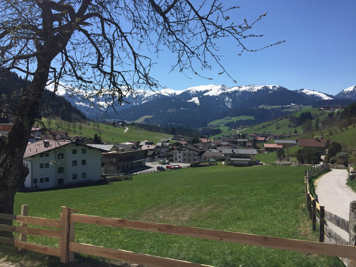 Sonnenalp_Tirol's tweet image. Wat een heerlijk weertje in Wildschönau/Tirol. Volgende week begint de lente-/zomerverhuur. Heb je er zin in? Boeking kan via sonnenalp.tirol