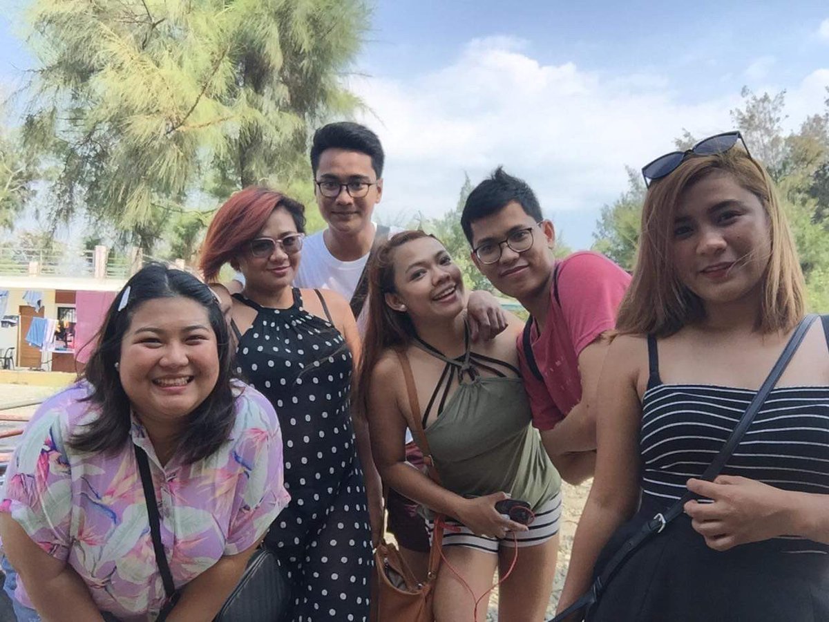 roritabanana's tweet photo. Best squad ever ππβ€οΈ #zambales2019 #hsbesties #summer https://t.co/wQOsBFTzV3
