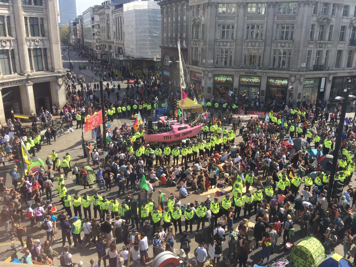 ExtinctionR's tweet photo. In a time of climate breakdown and ecological collapse, telling the truth is a rebellious act. We will continue to #TellTheTruth and #RebelForLife. Join our non-violent rebellion against government inaction on the #SixthMassExtinction: https://t.co/PzxBohj9iu https://t.co/L3cyY6BkH7