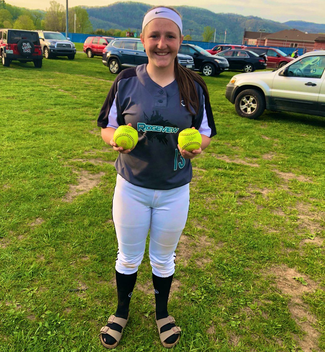 macimasters's tweet image. Hit two over in my middle school game last night! We won 9-3 #HomeRunMindset @slis23 @KarenWeekly @CoachPatrick_