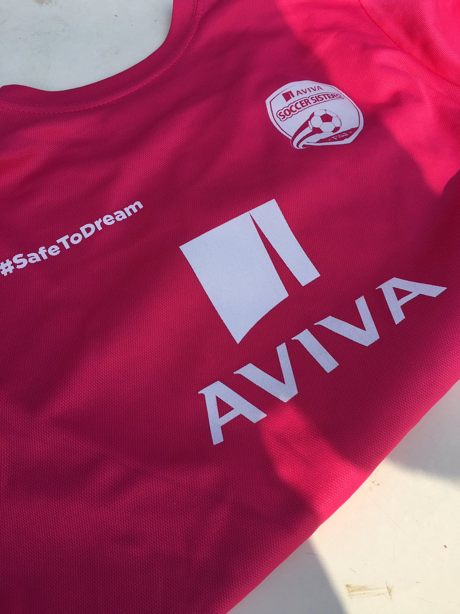 RobbieDeCourcy's tweet photo. Fantastic day in the Sun at @TallaghtTownAFC for our @AVIVAIRELAND @FAIreland SoccerSisters camp. Thanks to Angela for looking after us all today and Special thanks to the excellent coaches Josh and Brian. #FAI #SDCC #SafeToDream https://t.co/XZbb7wvAG7