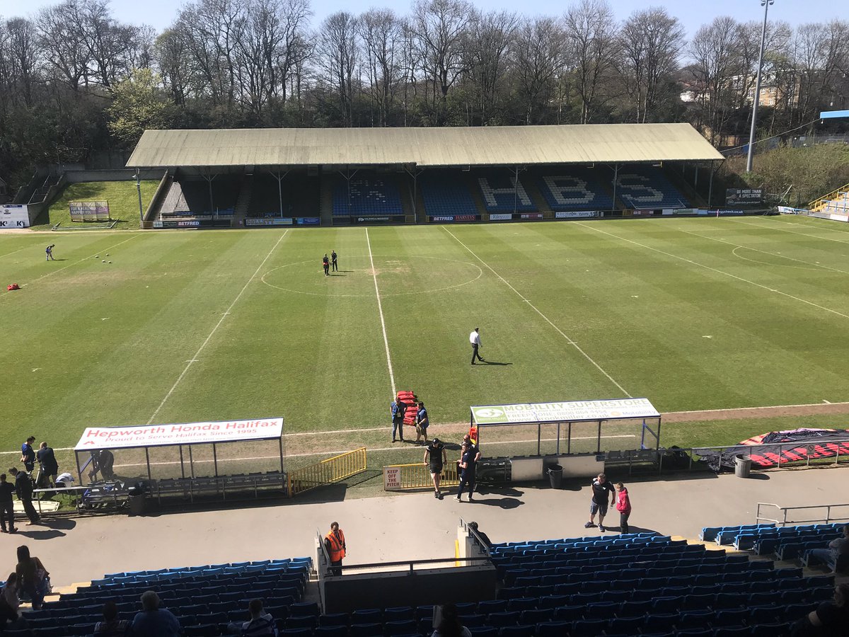 ☀️ It’s a glorious day here at the Shay! 

Team news for our derby clash with <a href="/OfficialBullsRL/">Bradford Bulls</a> coming shortly.

#UpTheFax