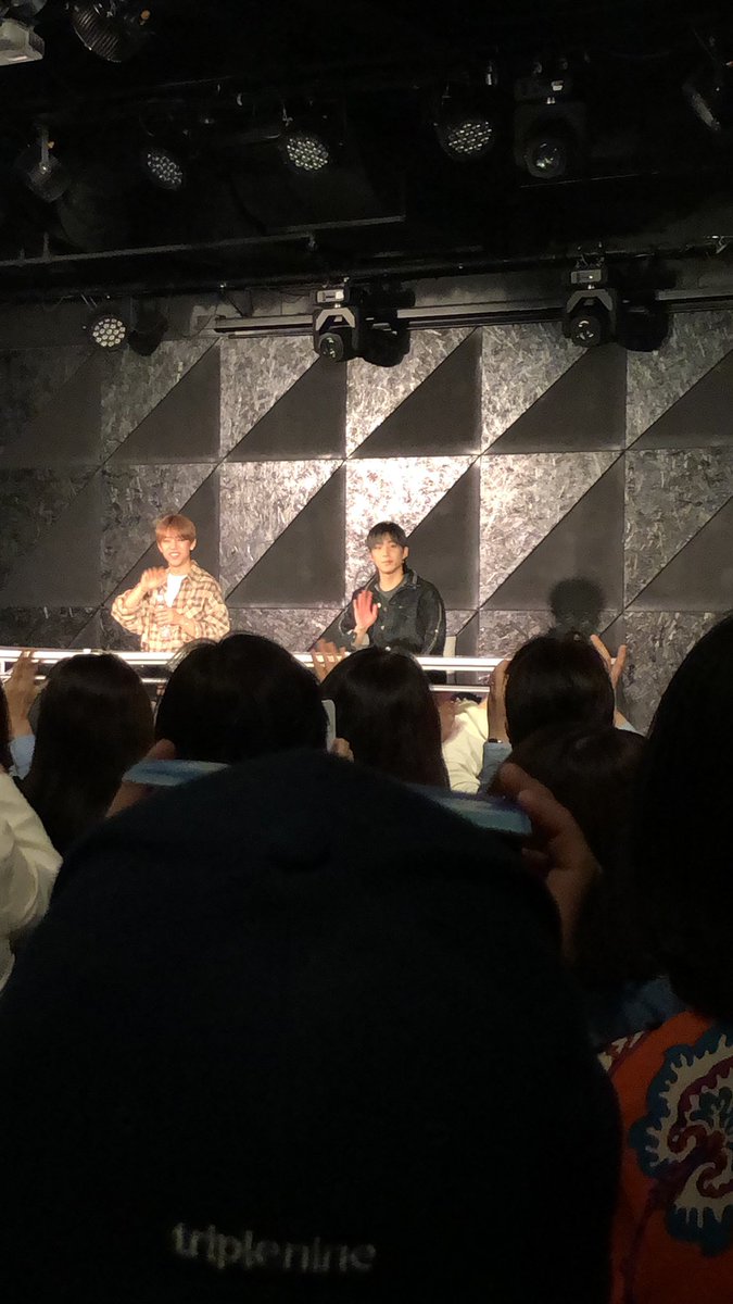 BAP_verm's tweet photo. 撮影可能なサイン会w
#スマホクオリティ https://t.co/DKcImtiCRk