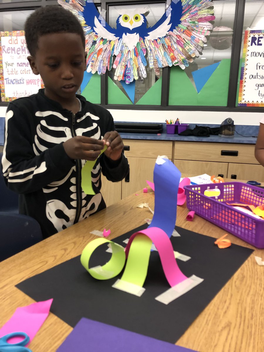 OakleysClass's tweet photo. It’s a crazy ride on these 2nd grade rollercoasters! #elementaryart @vickerymill https://t.co/RqBzTNs3rU