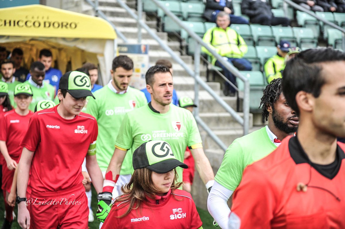 GREENHOPEMTB's tweet photo. Un grand merci au @FCSion! 💚👏⚽️ #fcsion #arfec #sportsagainstcancer https://t.co/XpRnBwVK8d https://t.co/vLWXxotcYq