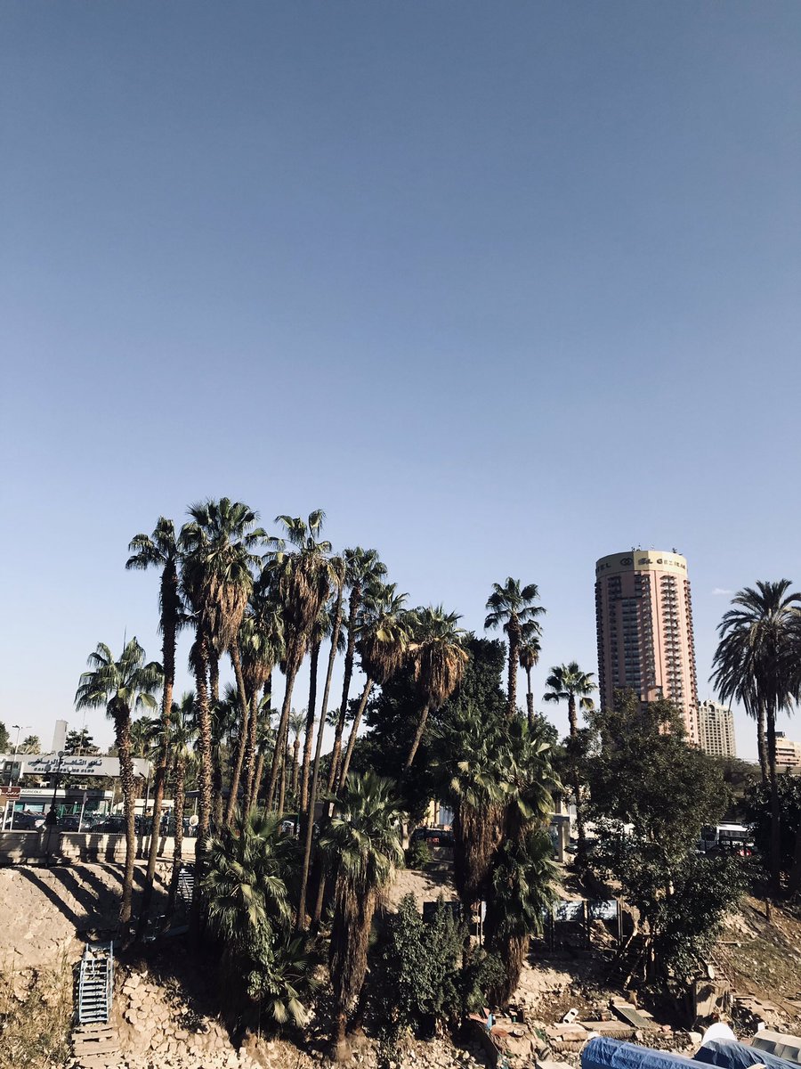 إِنَّ اللَّهَ وَمَلَائِكَتَهُ يُصَلُّونَ عَلَى النَّبِيِّ ۚ يَا أَيُّهَا الَّذِينَ آمَنُوا صَلُّوا عَلَيْهِ وَسَلِّمُوا تَسْلِيمًا