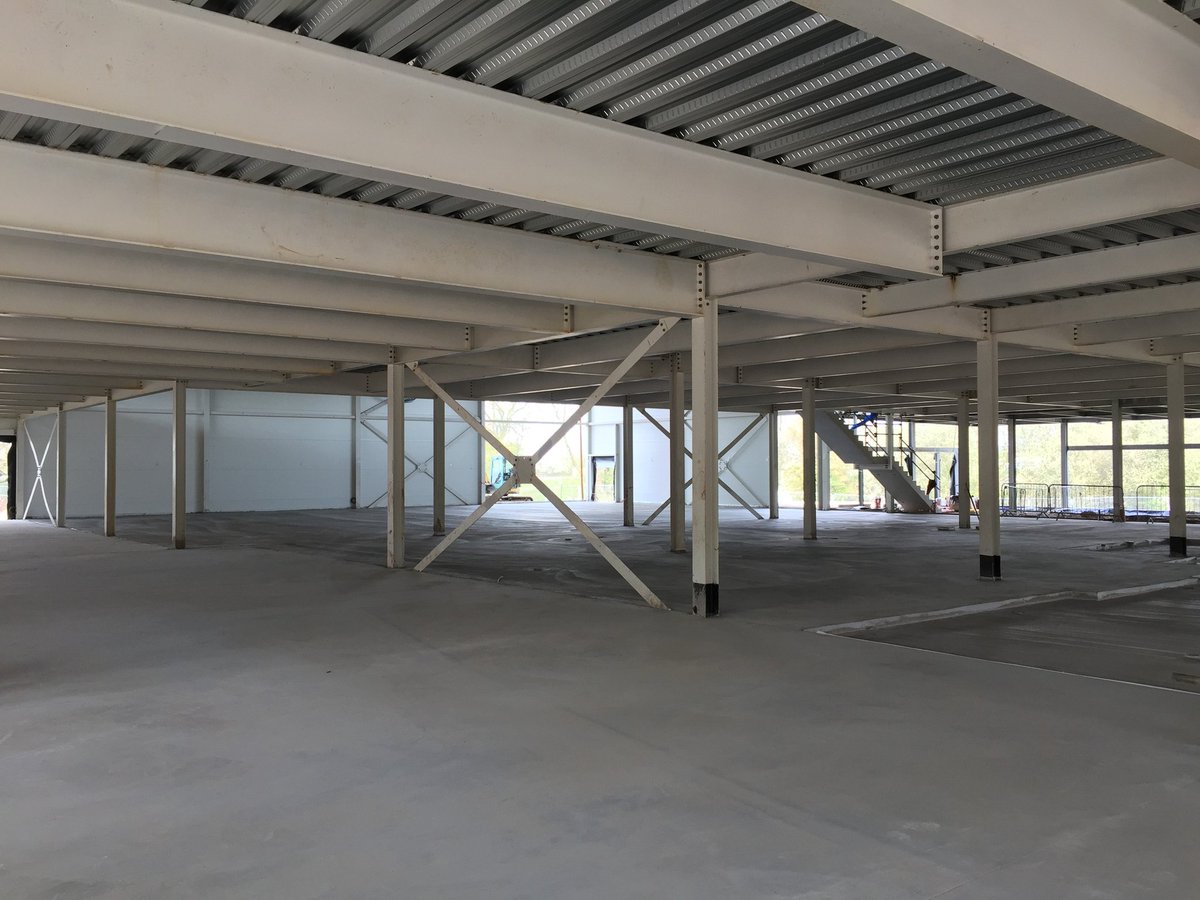 The completed ground floor slabs at David Lloyd in Bristol, Emersons Green! The slabs were poured by our sub-contractor Nationwide Concrete. 
#Oakbourneconstruction #concreteslabs 
#concretefinishing 
#floorslabs 
#MJChurch 
#civilengineering #mjchurchtrasnport
#Pellikaan