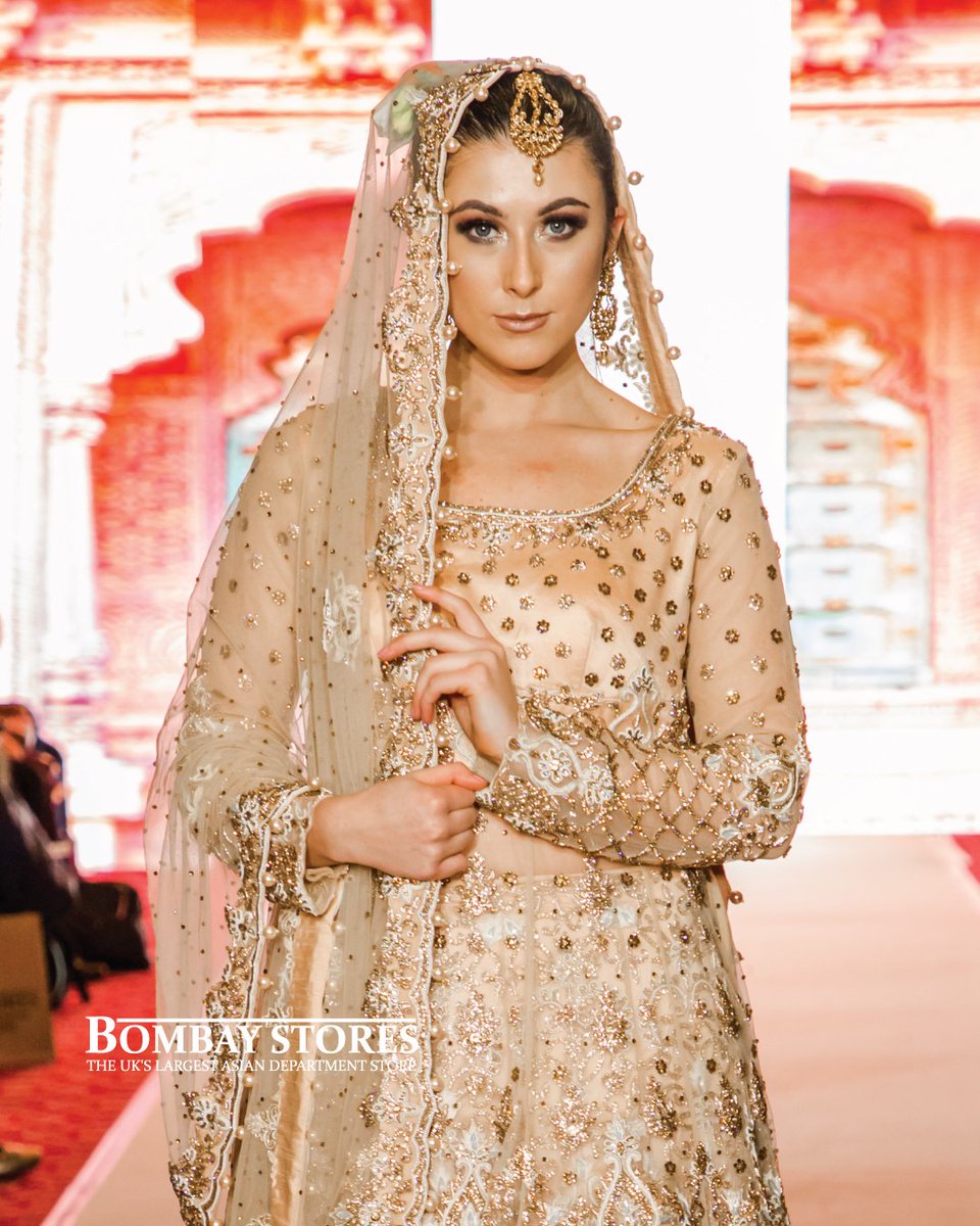 BombayStores's tweet photo. Eternal Elegance
.
.
.
.
#bombaystores #bradford #traditionalbride #bridalmakeup #bridalglam #bridalstylist #bridalportrait #weddinlook #pakistanibride #pakistanistyle #asianweddings #realbride #bridalideas #bridalblogger #weddingday #elegantbride #ootd #howiworeit #weddingdress https://t.co/Zttja5Zdro