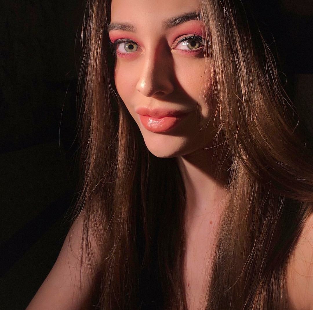 AMENAHAMIDI's tweet photo. It still hurts me too much to think that you are gone. I cry every day because I can't see you anymore. I can't Fizzy. I miss you so much. I love you endlessly. #ripfizzy #MissingYou ♥️ https://t.co/1wd9SwMwfm
