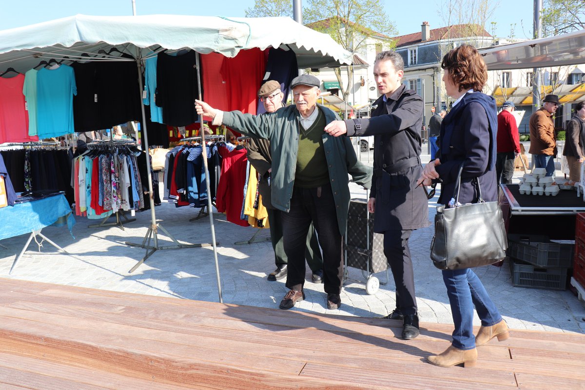 Conflans Sainte Honorine On Twitter Le Marche Des Quais De Retour Conflans Le Maire Laurentbrosse Et Martine Boutaric Conseillere Municipale Deleguee Au Commerce Sont Venus Inaugurer Le Retour Du Marche Des Quais Sur La